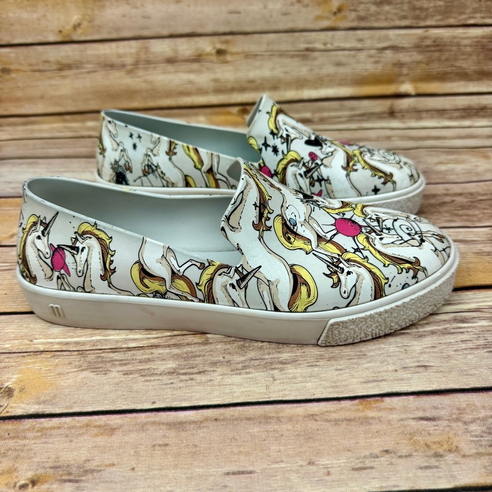 Melissa Womens Ground Slip On Unicorn Print Sneakers 8 - Picture 2 of 11
